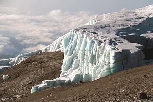 Glaciar_of_Mount_Kilimanjaro_(2)