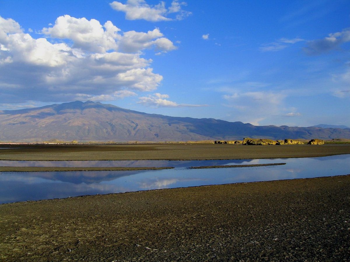 Lake_Natron_and_Oldoinyo_Lengai