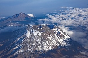 Mount_Kilimanjaro_(2)